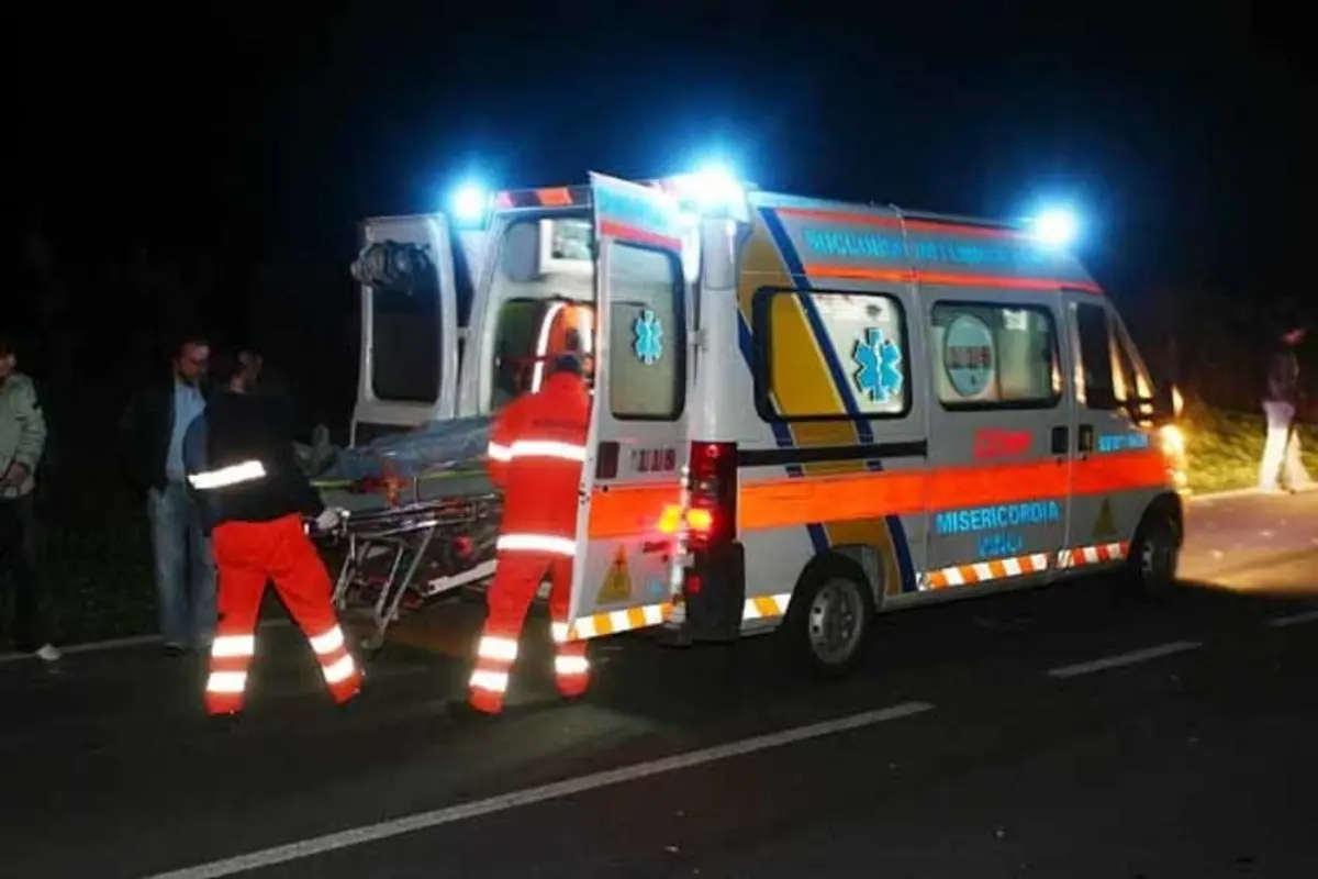 Incidente a Nicotera Marina, moto si schianta e prende fuoco: feriti due ragazzi, uno intubato e trasportato a Reggio in elisoccorso