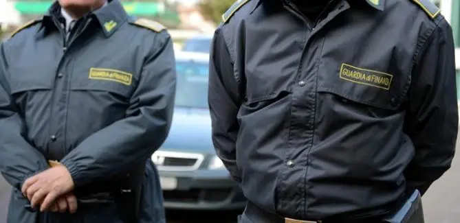 Concorso Guardia di Finanza 2025: bando per 1.985 allievi finanzieri\n