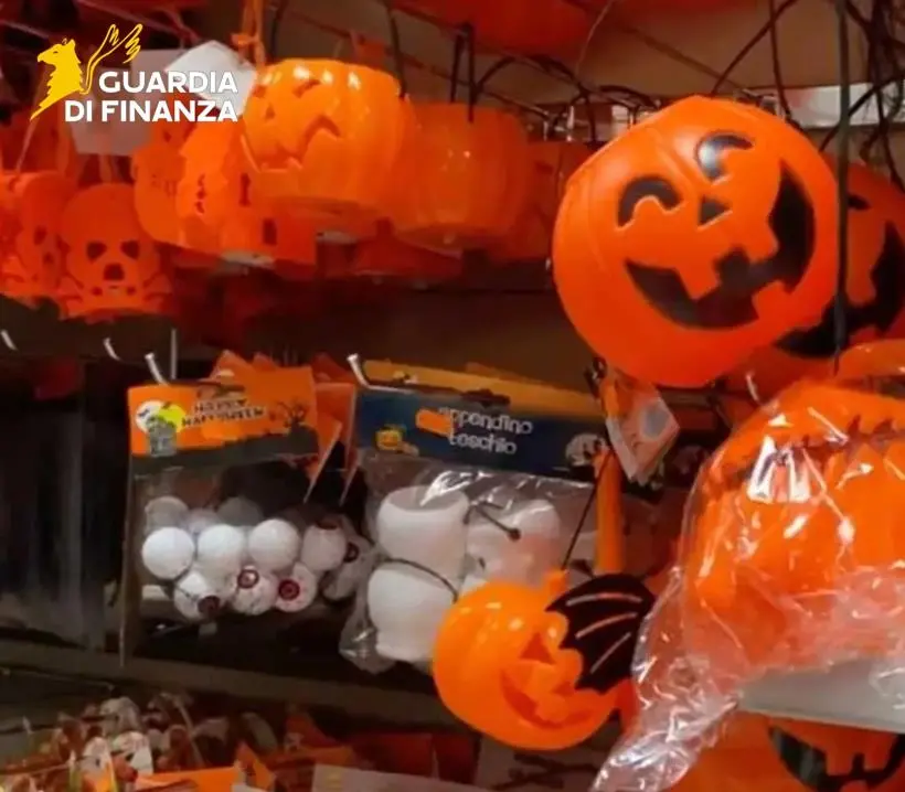 Halloween a Cosenza: oltre 56mila prodotti non sicuri bloccati e sequestrati