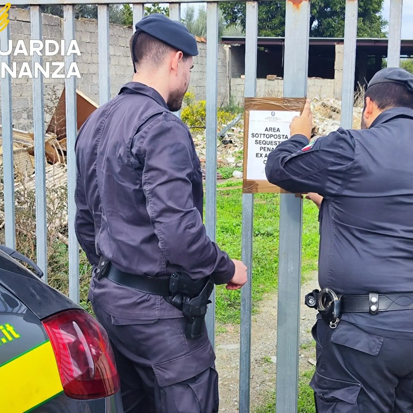 Scoperta discarica abusiva di 1300 metri quadri\u00A0nel Crotonese: denunciato il proprietario del terreno\n