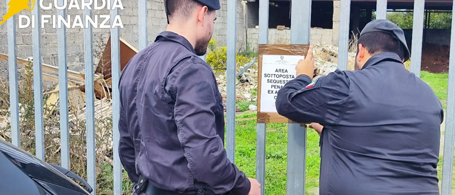 Scoperta discarica abusiva di 1300 metri quadri\u00A0nel Crotonese: denunciato il proprietario del terreno\n