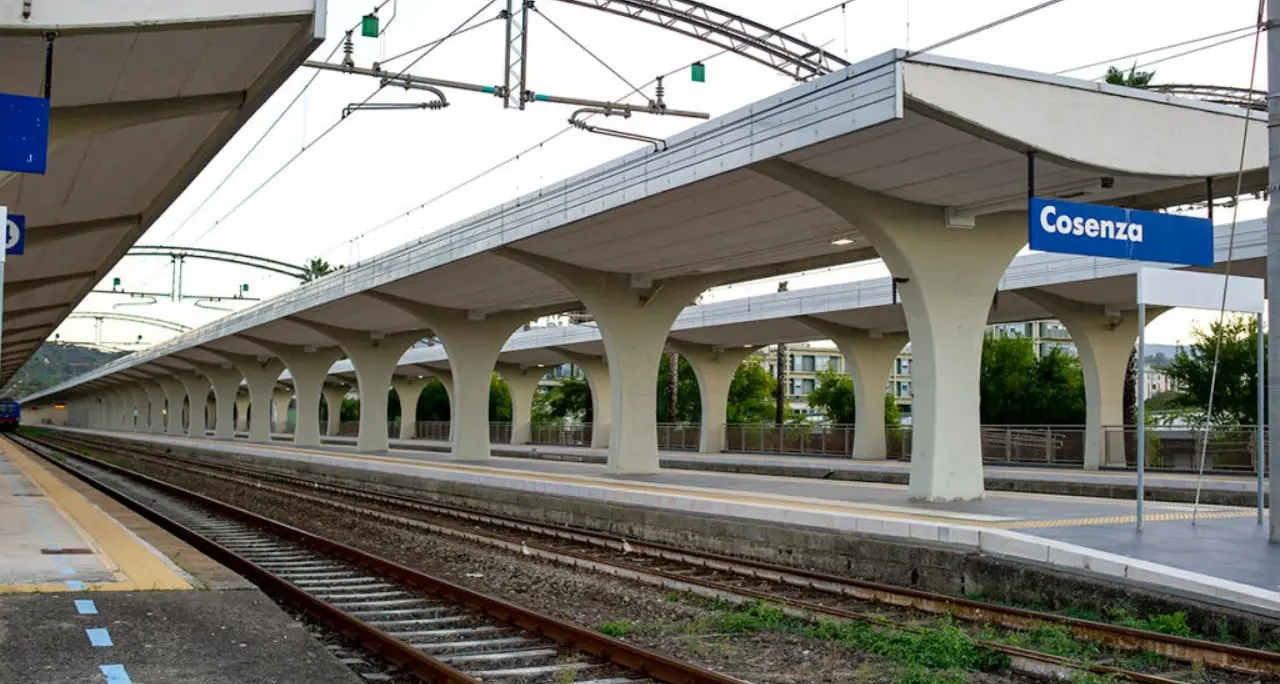 Ritardi, coincidenze saltate e linea Paola-Cosenza inutilizzata. Lettera aperta a Roberto Occhiuto