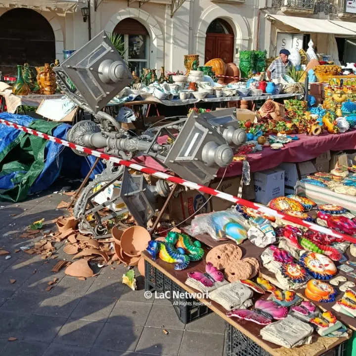 Ceramista travolto da un lampione\u00A0a Pizzo, la Procura di Vibo Valentia apre un’inchiesta