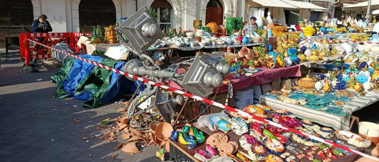 Ceramista travolto da un lampione\u00A0a Pizzo, la Procura di Vibo Valentia apre un’inchiesta