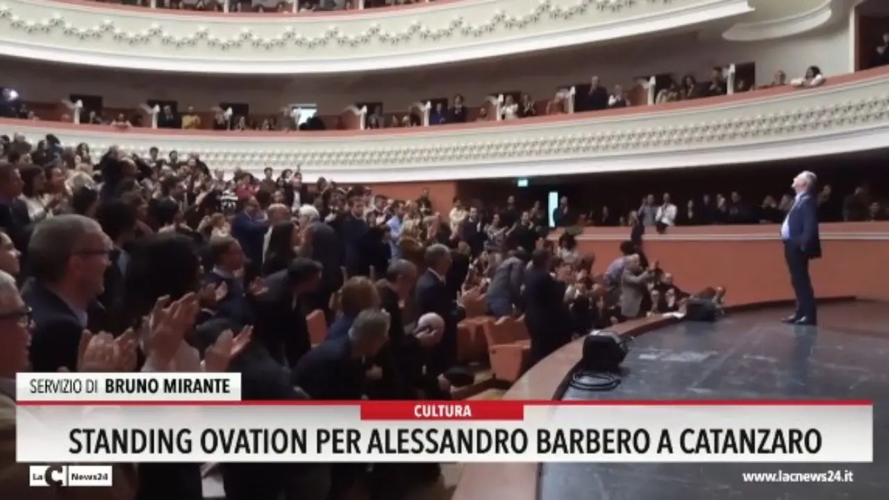 Standing ovation per Alessandro Barbero a Catanzaro