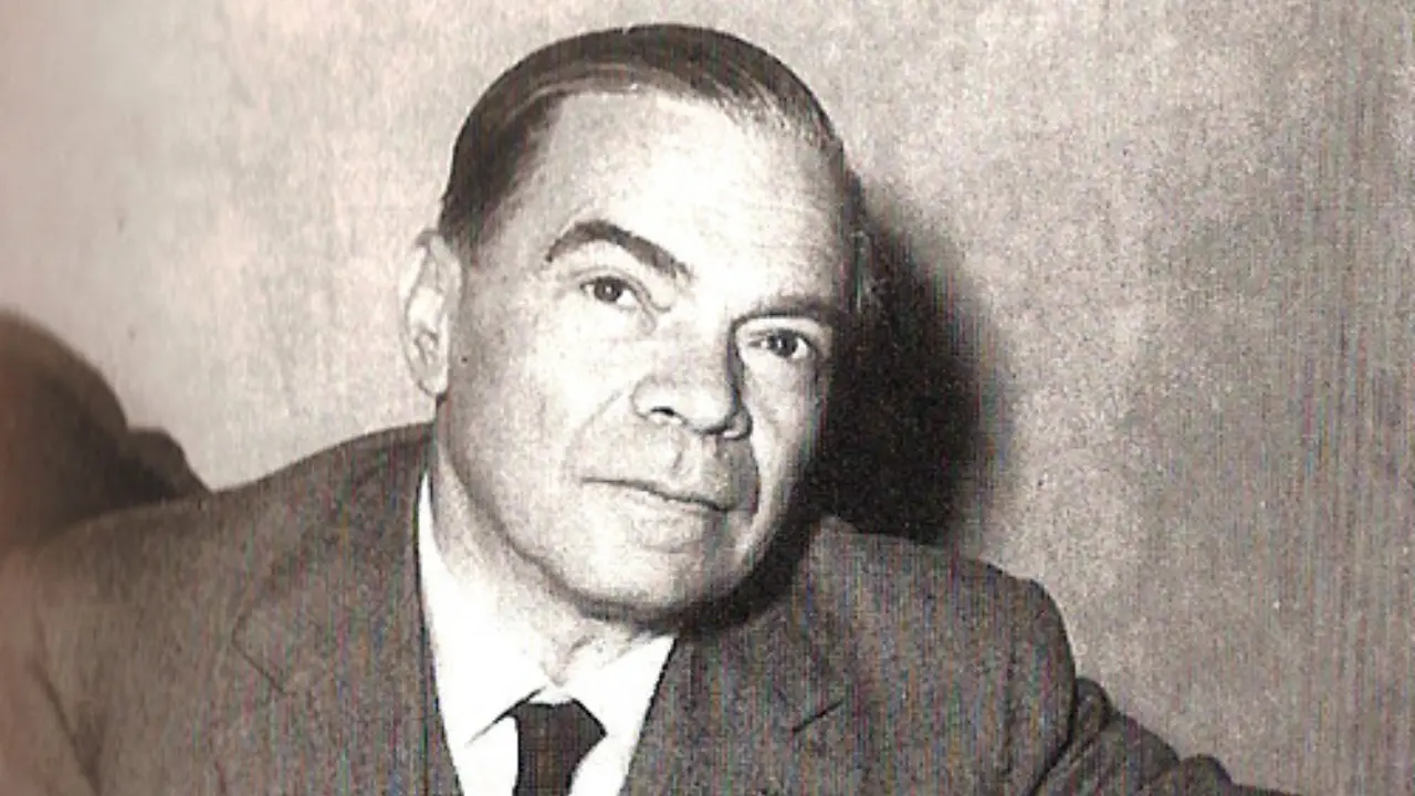 <p>Corrado Alvaro (foto da Wikipedia)</p>\\n