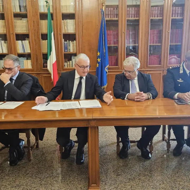 A Lamezia nuovo allarme criminalità, intensificati i controlli. Il prefetto ai cittadini: «Denunciate»\n