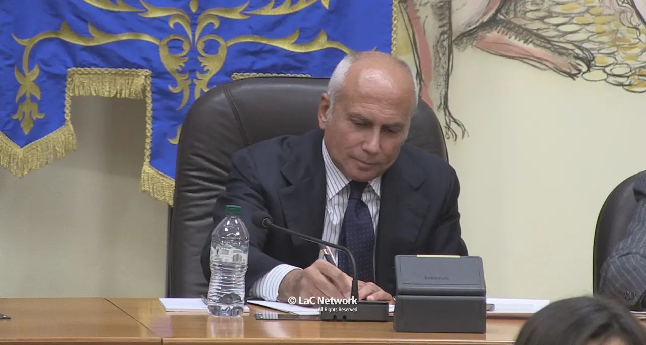 Caruso attacca Occhiuto: «Governatore-imperatore, ci ha esclusi dal nuovo policlinico»