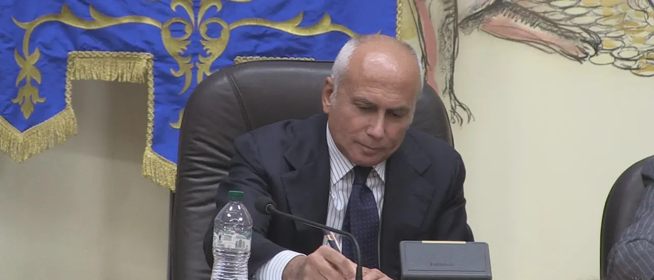 Caruso attacca Occhiuto: «Governatore-imperatore, ci ha esclusi dal nuovo policlinico»