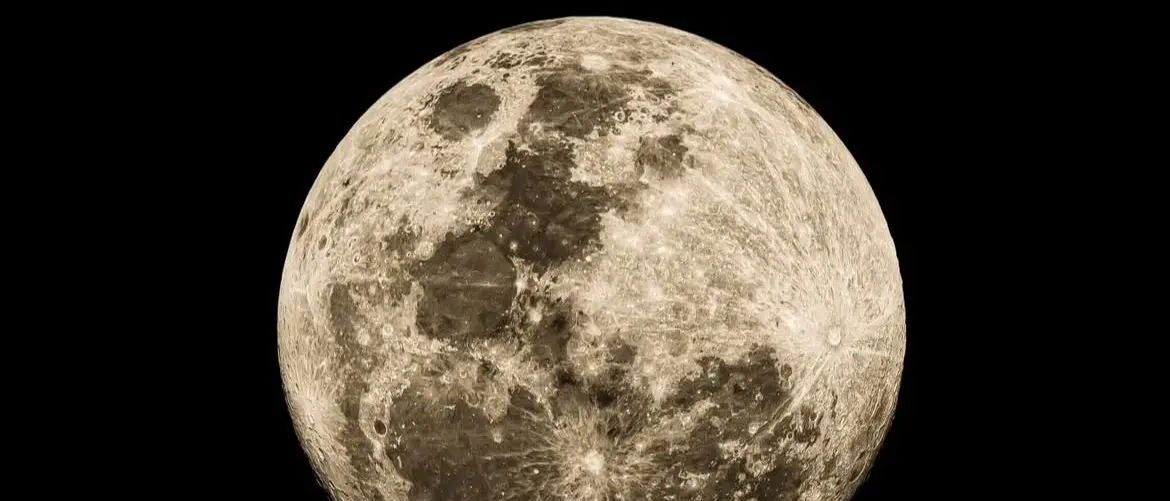 Spettacolo nella notte: ecco la suggestiva Superluna del castoro
