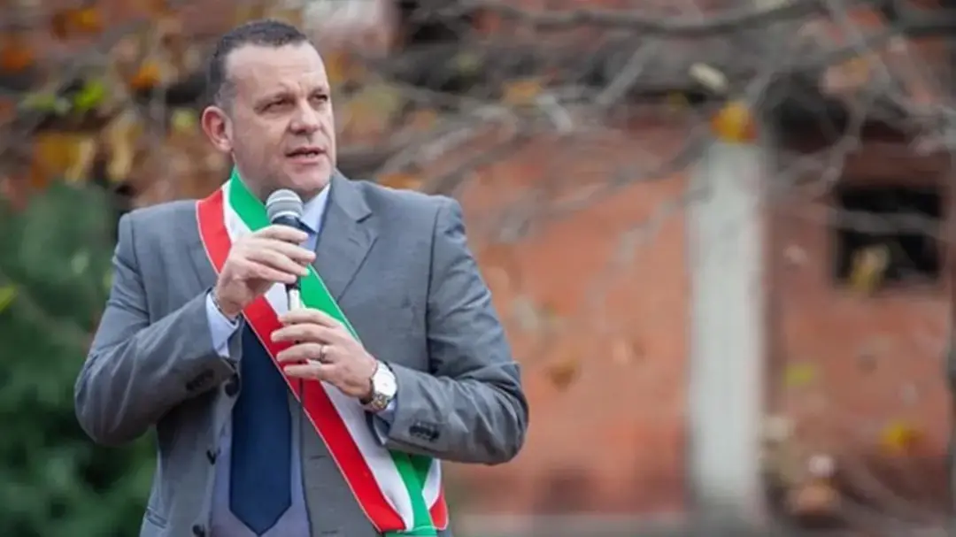 Santa Maria del Cedro, scoppia la polemica: «Sindaco usa l’auto civetta come se fosse sua»