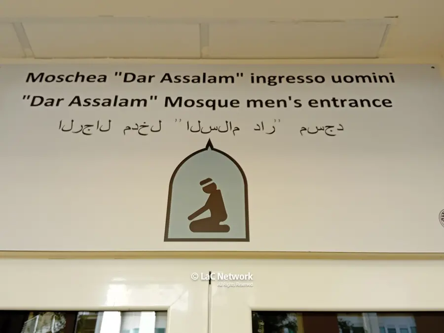 «Smantellata la moschea all’università di Catanzaro», la Lega annuncia la chiusura dopo l’interrogazione parlamentare