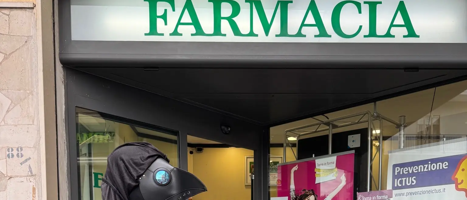 Filcams CGIL in presidio a Reggio: lavoratori delle farmacie in piazza per il rinnovo del contratto\n