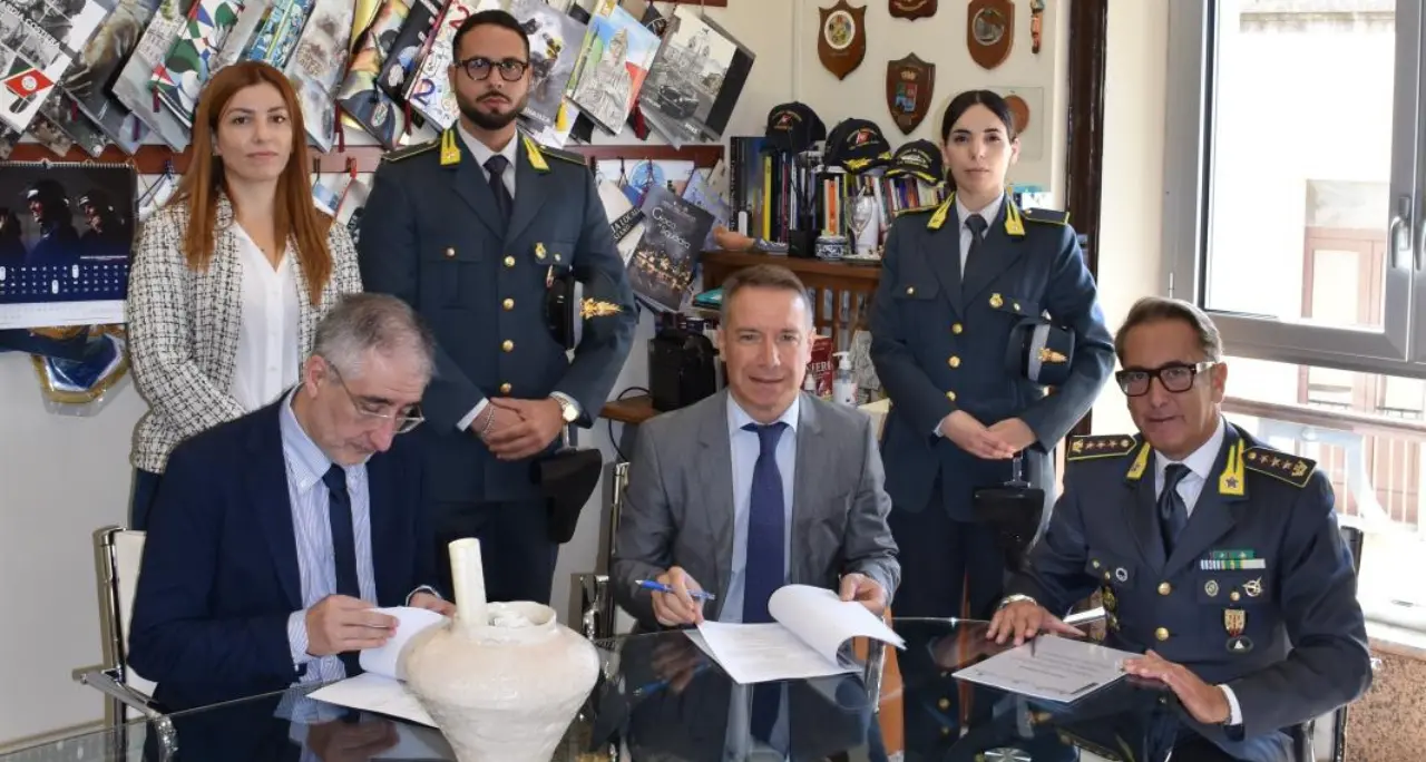 Reati tributari a Vibo: Finanza, Procura e Agenzia delle entrate\u00A0siglano un accordo per rafforzare la collaborazione\n