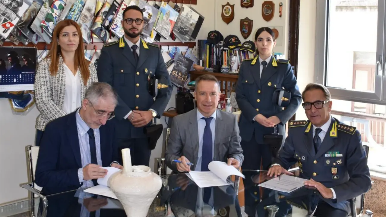 Reati tributari a Vibo: Finanza, Procura e Agenzia delle entrate\u00A0siglano un accordo per rafforzare la collaborazione\n