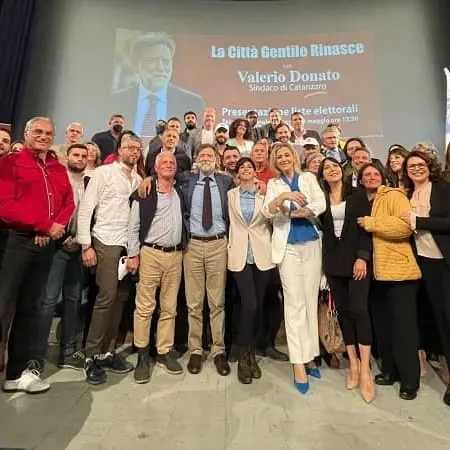 Donato incontra referenti 10 liste: \"Ultimo sforzo per vincere\"