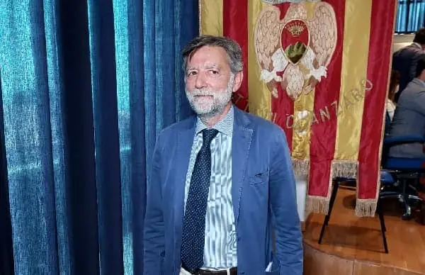 \"Serve distinguo per corsi Medicina: si convochi Consiglio ad hoc\"