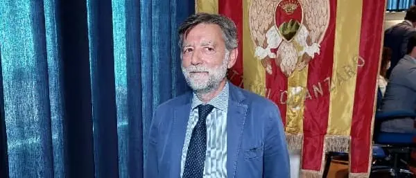 \"Serve distinguo per corsi Medicina: si convochi Consiglio ad hoc\"