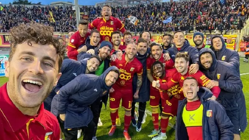 A suon di record: 2-1 al Foggia e 100* gol in campionato - VIDEO