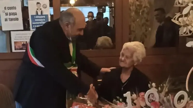 Auguri a nonna Giovanna, centenaria di Gagliano
