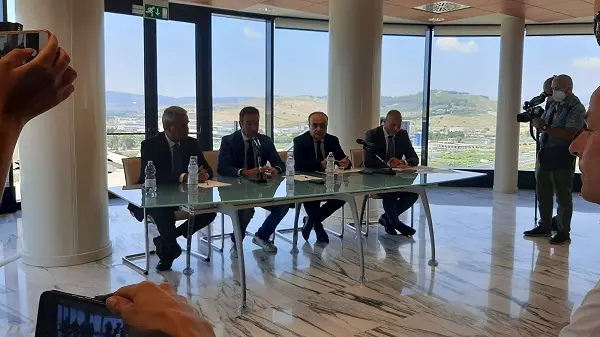 Occhiuto: \"Basta raccomandazioni: assunzioni solo per merito\"