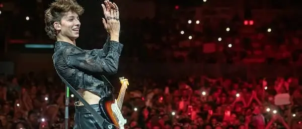 Un 'Muro' di fans per Luigi Strangis nella sua Lamezia - VIDEO