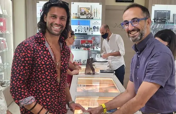 Luca Onestini, blitz in gioielleria da 'illustre sconosciuto'