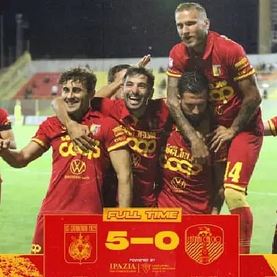 Catanzaro pirotecnico: 5 gol al Latina e porta inviolata - VIDEO