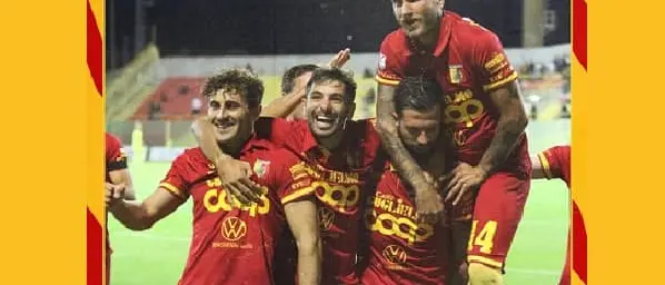 Catanzaro pirotecnico: 5 gol al Latina e porta inviolata - VIDEO