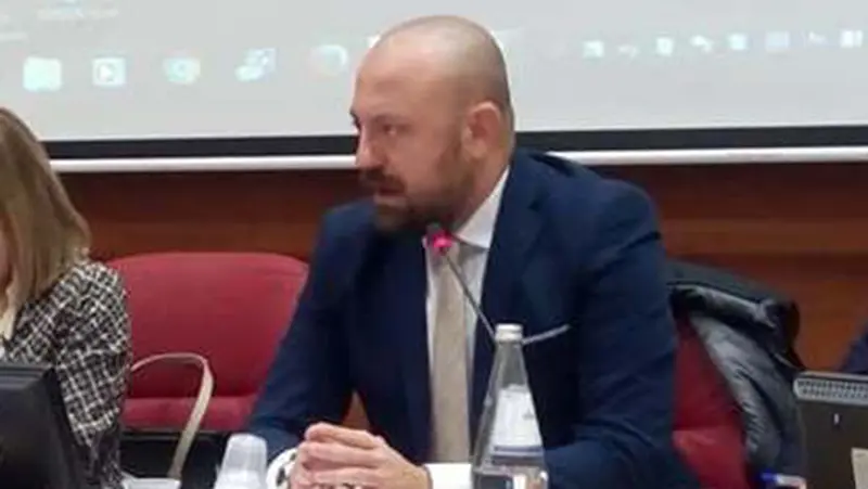 Hub vaccinale, con fibra veloce ora fino a 2500 dosi al giorno