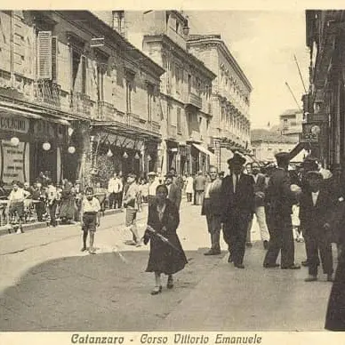 Corso Mazzini, 'La città si apre': torna (ridotta) l'isola pedonale