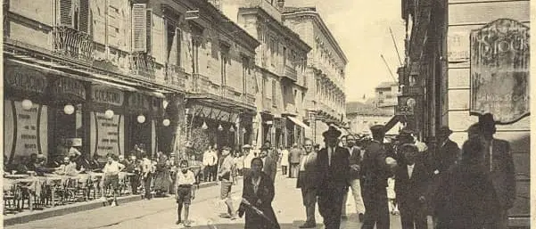 Corso Mazzini, 'La città si apre': torna (ridotta) l'isola pedonale