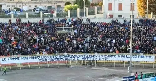 Un Ceravolo listato a lutto applaude vittoria su J. Stabia - VIDEO