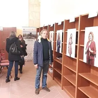 Testa e cuore 'Verso la luce': ritratti femminili anti-violenza