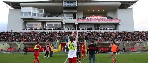 Catanzaro e Crotone: pesanti sanzioni dal giudice sportivo