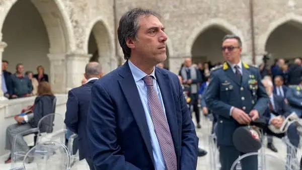 Lotta agli incivili del rifiuto, dai fazzoletti all'amianto