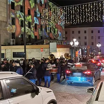 Luminarie ed isola pedonale, 'luci' ed 'ombre' dell'Immacolata