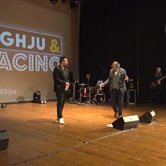 Comunale, risate catanzaresi con \"U figghiu & Colacino\"-VIDEO