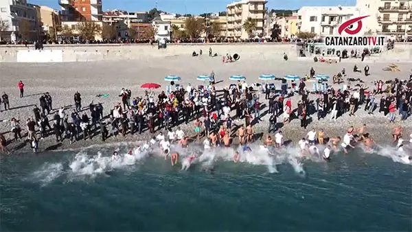 Festa solidale per il Tuffo di Capodanno 2023 - VIDEO