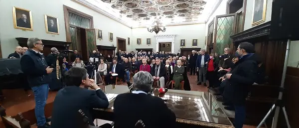 Sanità, assemblea unanime: \"Basta spoliazioni al capoluogo\"