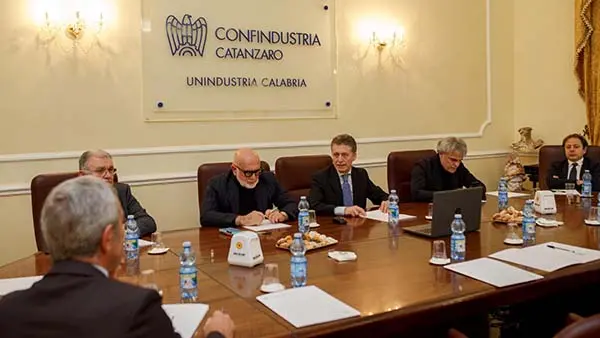 Prende corpo il nuovo volto degli scali aerei calabresi