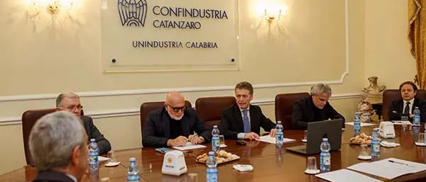 Prende corpo il nuovo volto degli scali aerei calabresi