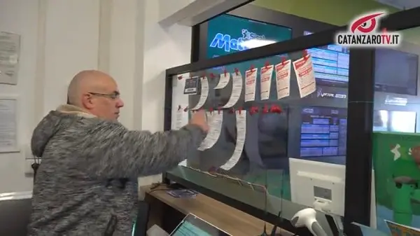 Gagliano, vincita Superenalotto: parla il rivenditore Crisafi - VIDEO