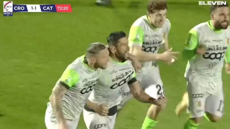 A Crotone 'tagliando' da capolista: pari pari verso la B - VIDEO