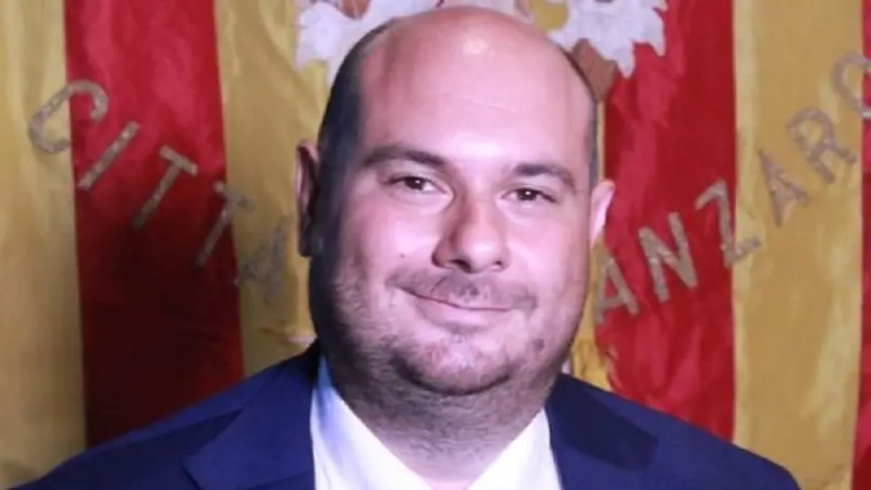 \"Forza Italia? Ormai 'palleggia' solo tra Cosenza e Reggio Calabria\"