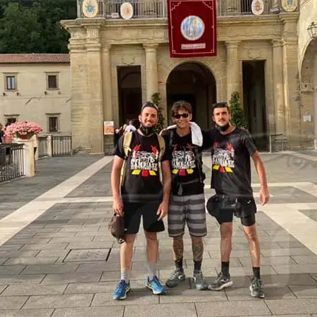 Calcio, 70 km a piedi per festeggiare la \"D\" del Sambiase