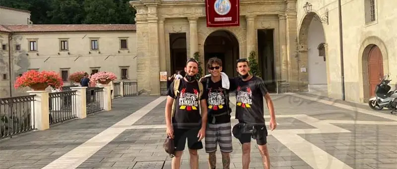 Calcio, 70 km a piedi per festeggiare la \"D\" del Sambiase