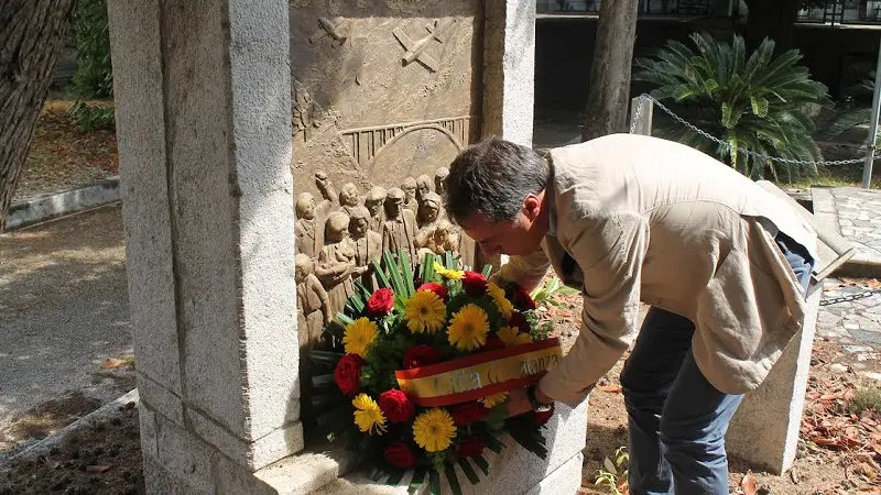 Bombe sulla città del '43: Fiorita omaggia caduti