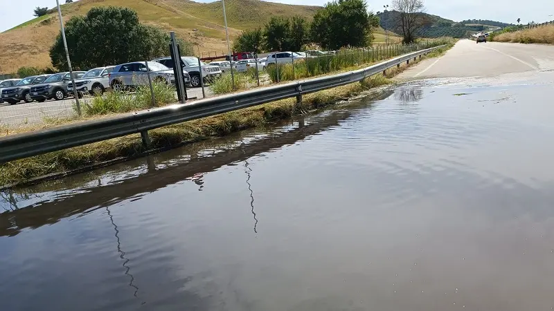 Perdita d'acqua da giorni a pochi passi da Sorical
