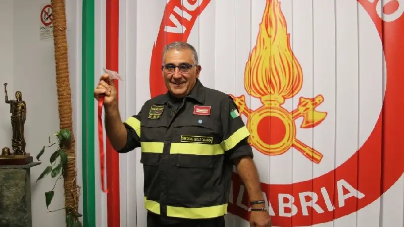 Vigile del fuoco 'esperto' in pensione: gli auguri dei colleghi